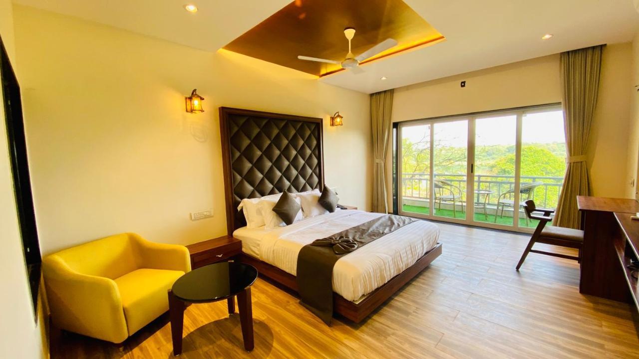 Krishna Riverside Resort Vasad Dış mekan fotoğraf
