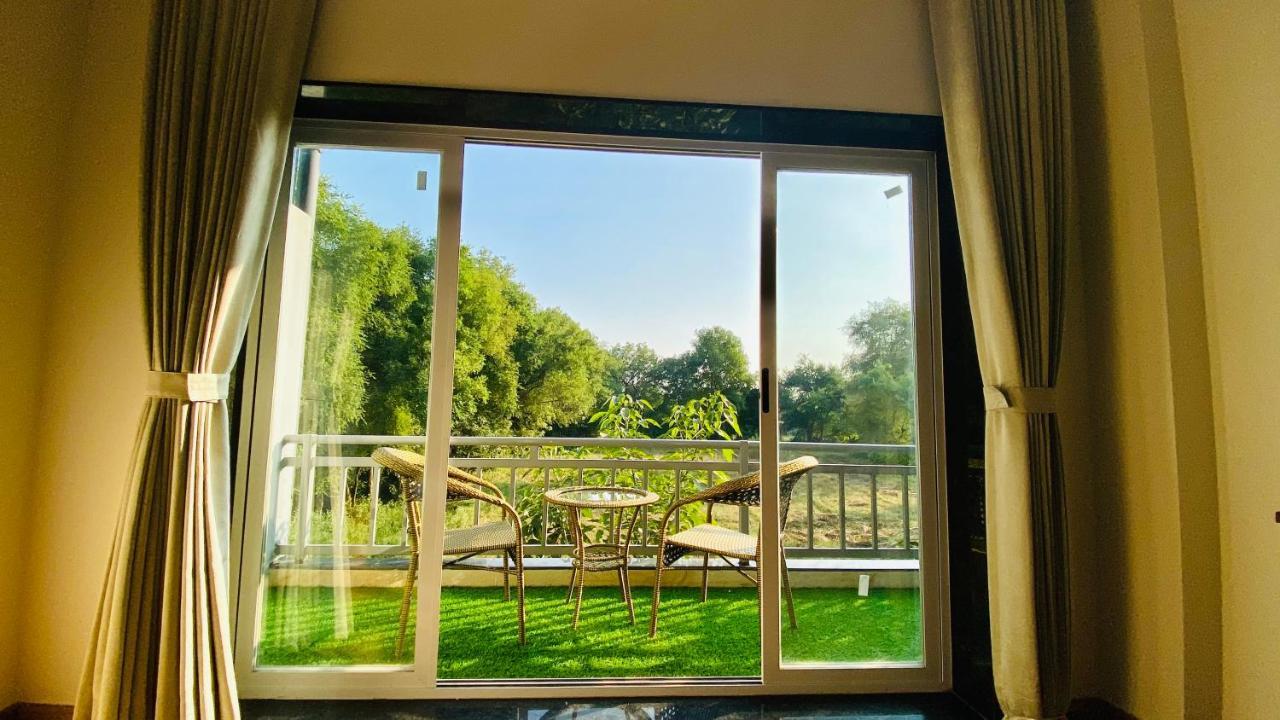 Krishna Riverside Resort Vasad Dış mekan fotoğraf