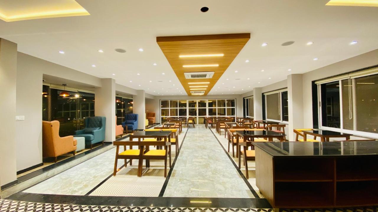 Krishna Riverside Resort Vasad Dış mekan fotoğraf