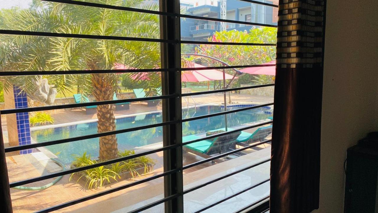 Krishna Riverside Resort Vasad Dış mekan fotoğraf