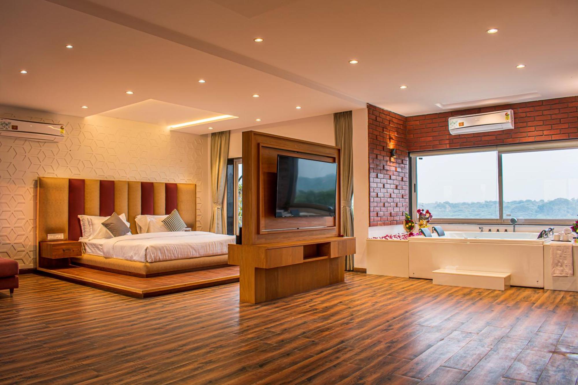 Krishna Riverside Resort Vasad Dış mekan fotoğraf