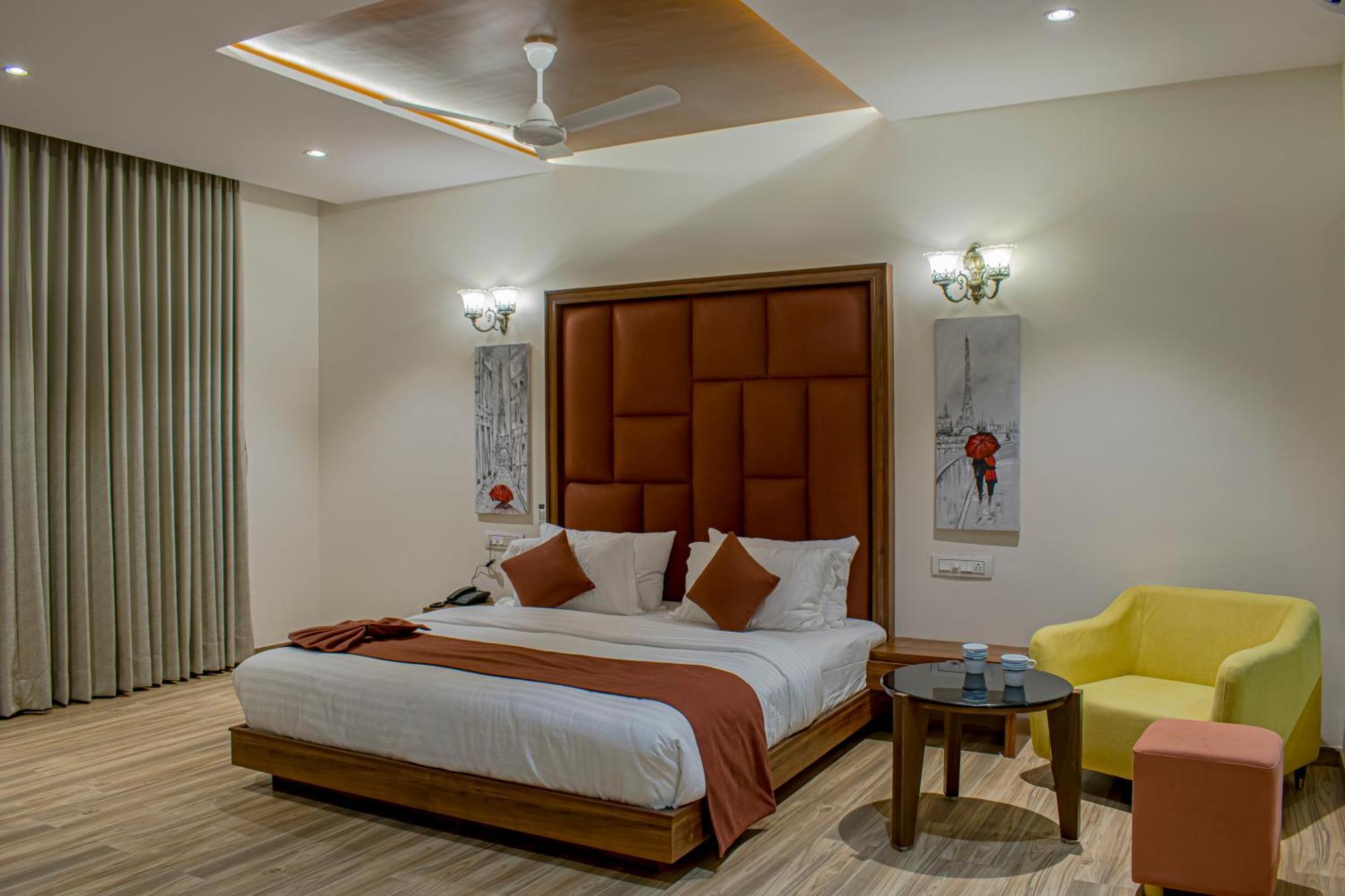 Krishna Riverside Resort Vasad Dış mekan fotoğraf