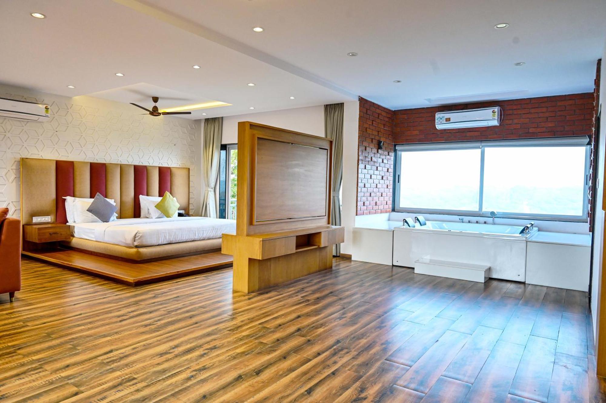 Krishna Riverside Resort Vasad Dış mekan fotoğraf