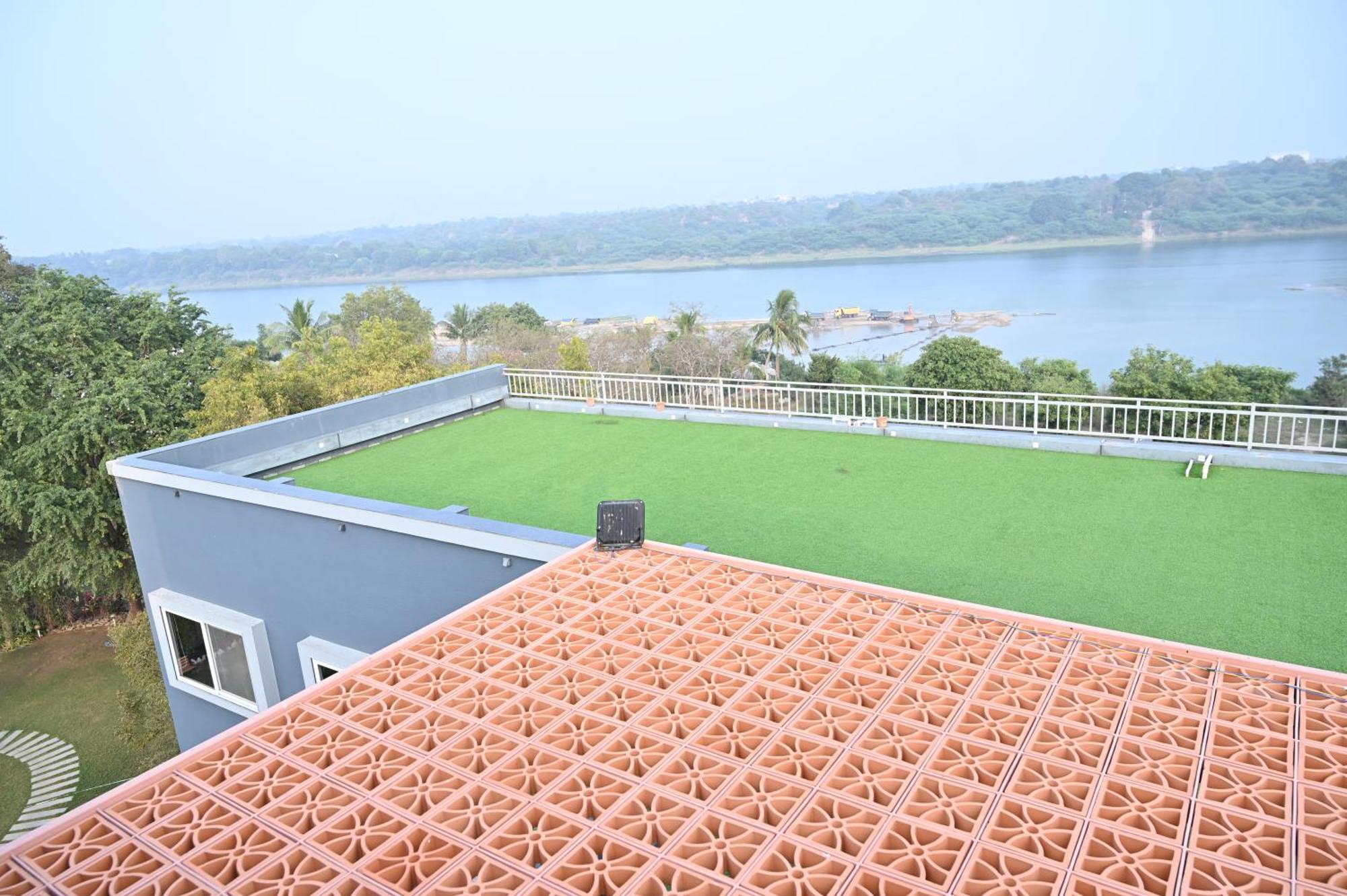 Krishna Riverside Resort Vasad Dış mekan fotoğraf