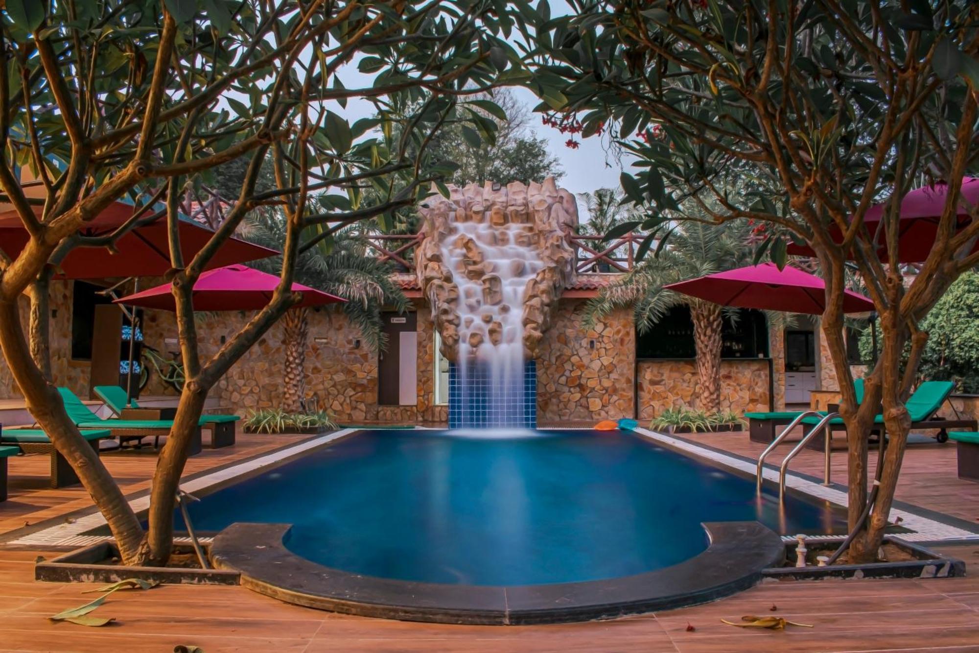 Krishna Riverside Resort Vasad Dış mekan fotoğraf