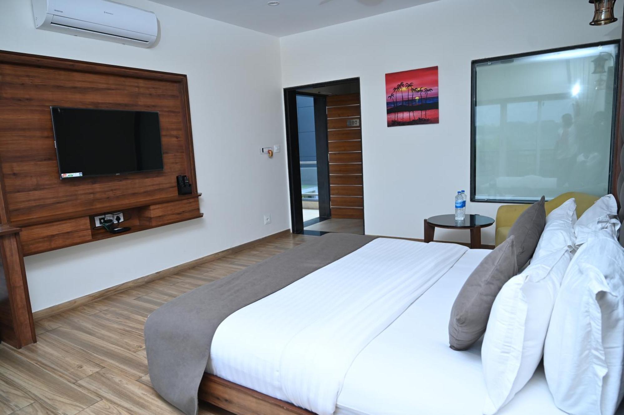 Krishna Riverside Resort Vasad Dış mekan fotoğraf