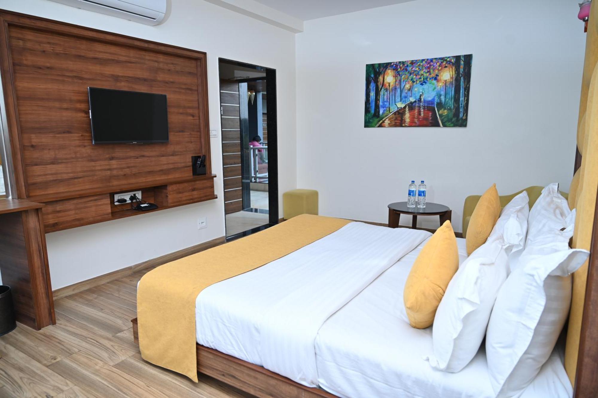 Krishna Riverside Resort Vasad Dış mekan fotoğraf